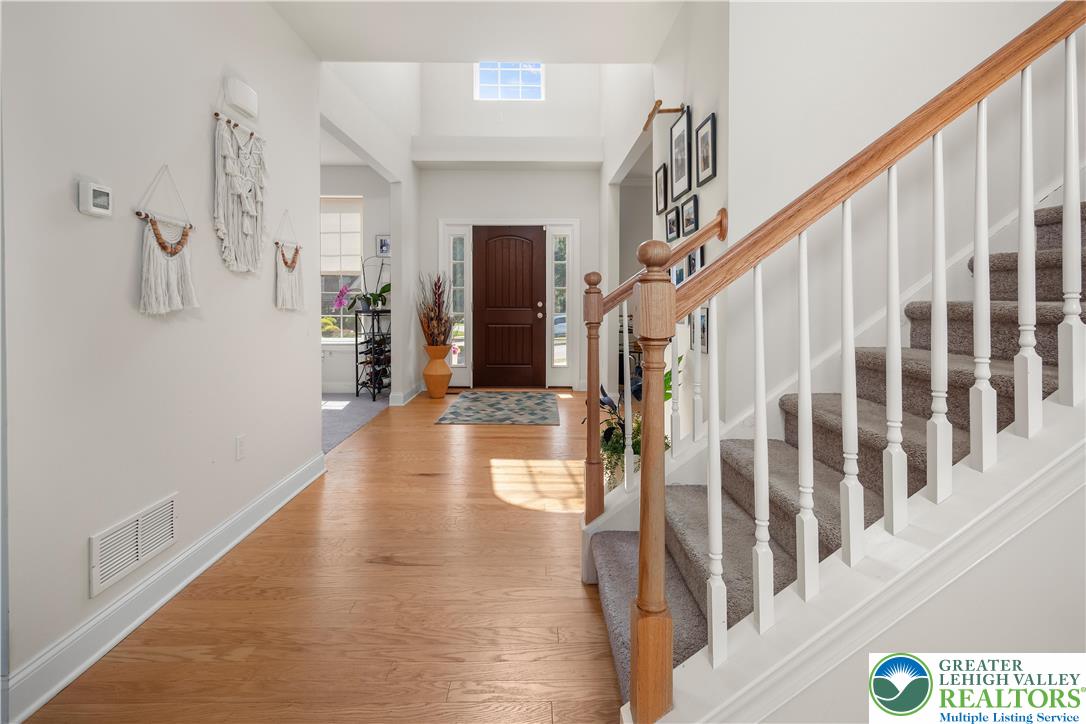 2 Creek View Court