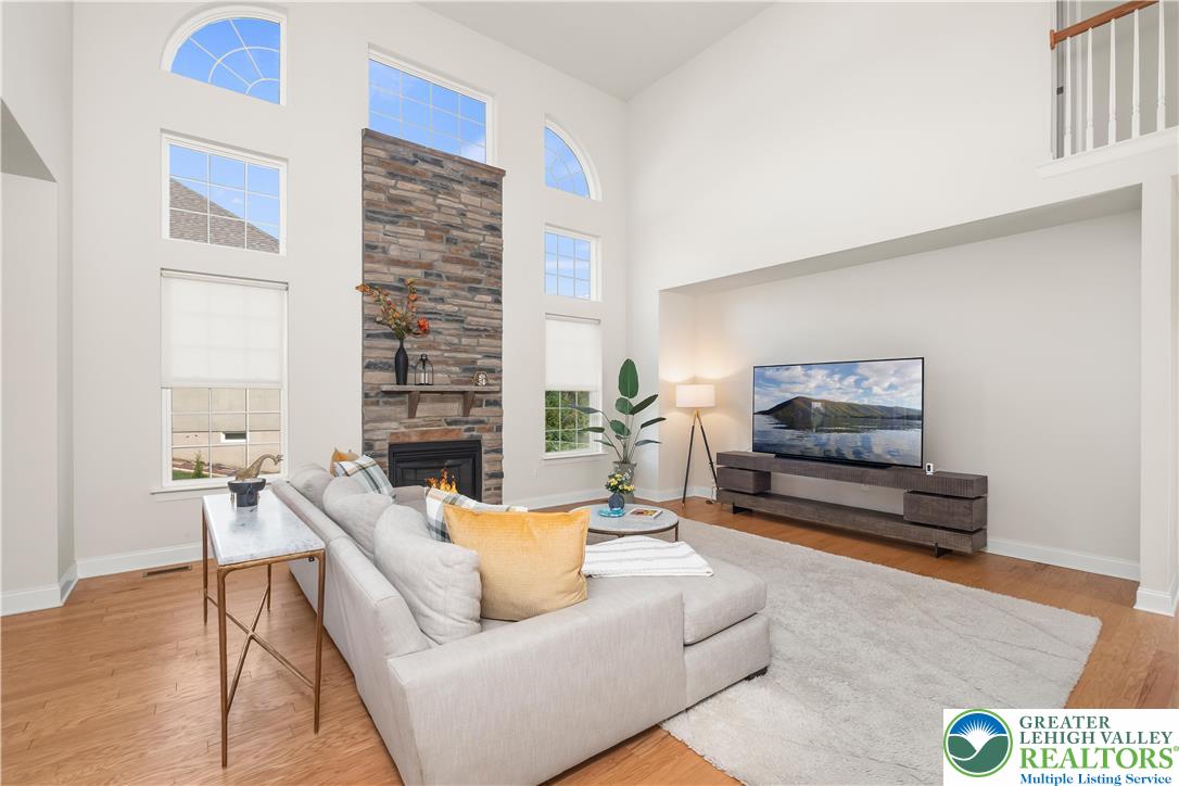 2 Creek View Court
