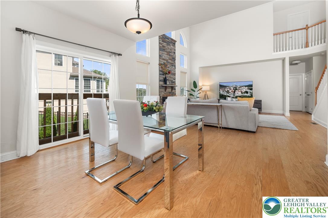 2 Creek View Court