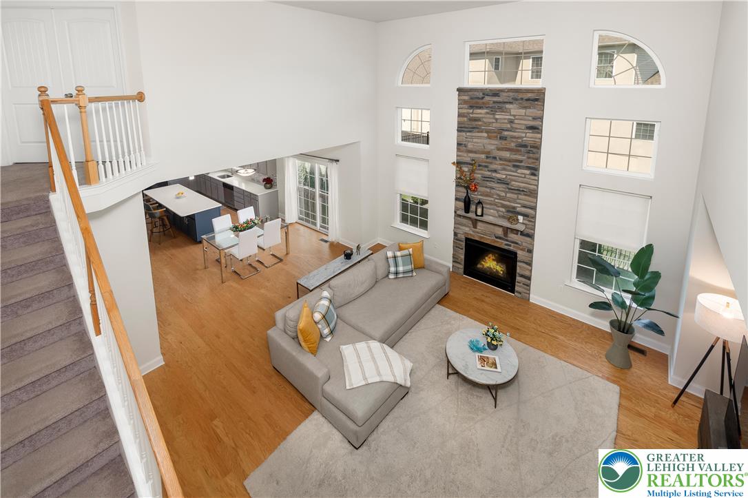 2 Creek View Court