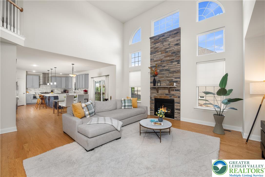 2 Creek View Court
