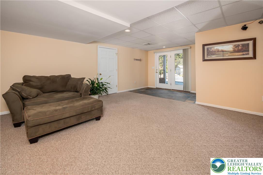 2189 Beechwood Street