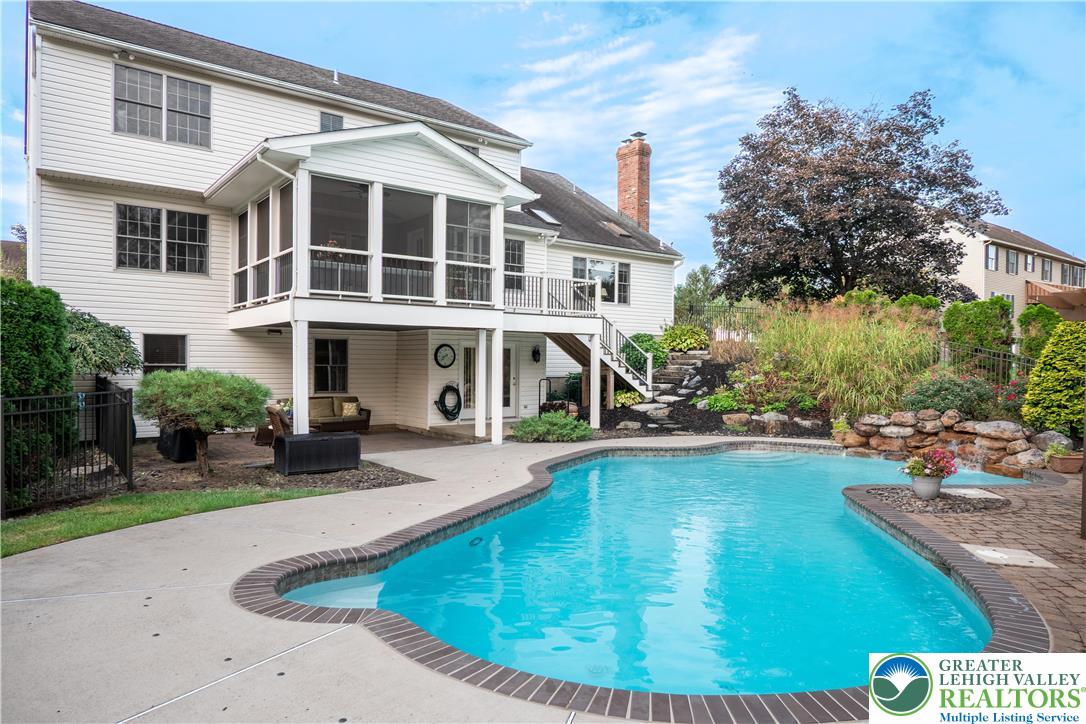 2189 Beechwood Street