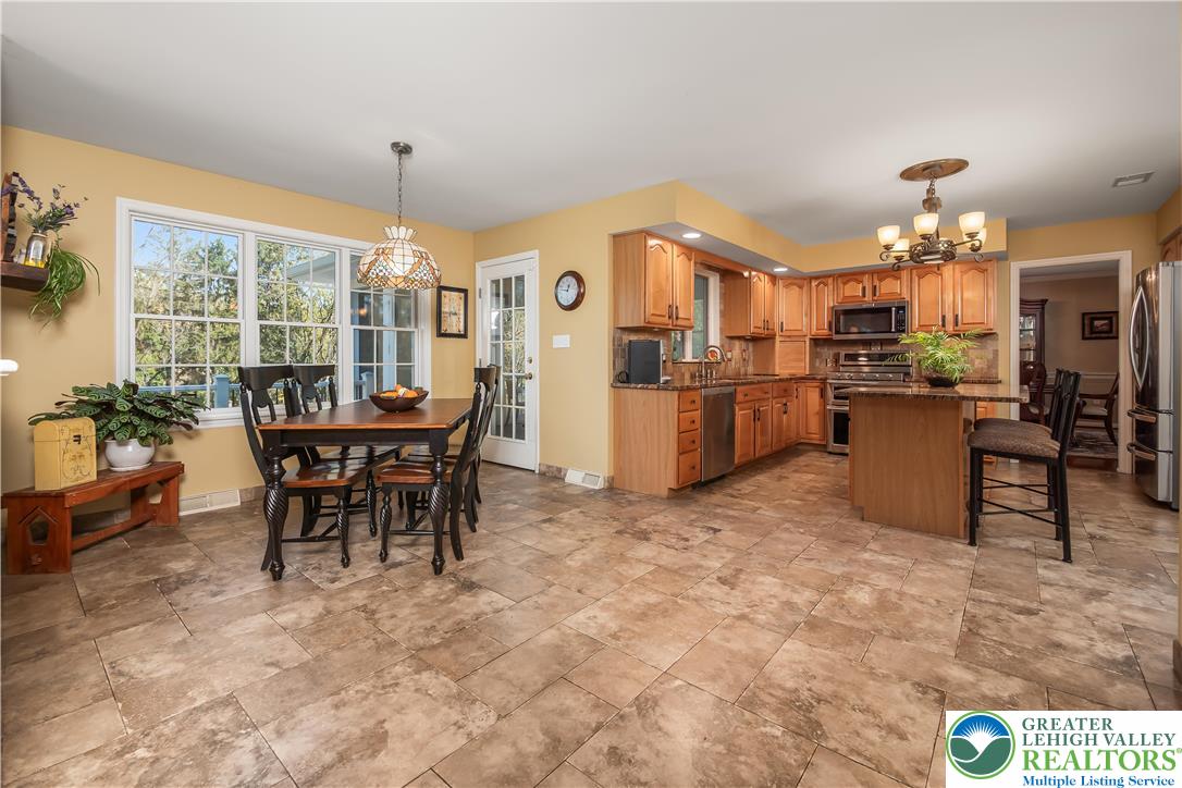 2189 Beechwood Street