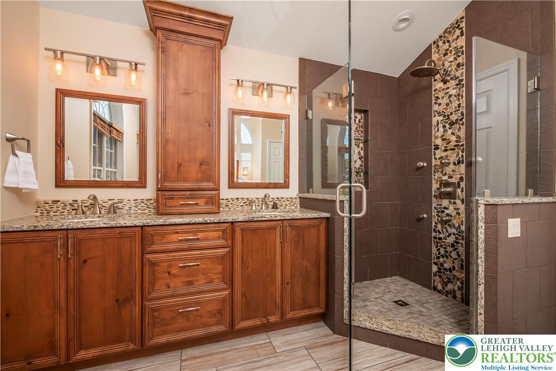 2189 Beechwood Street