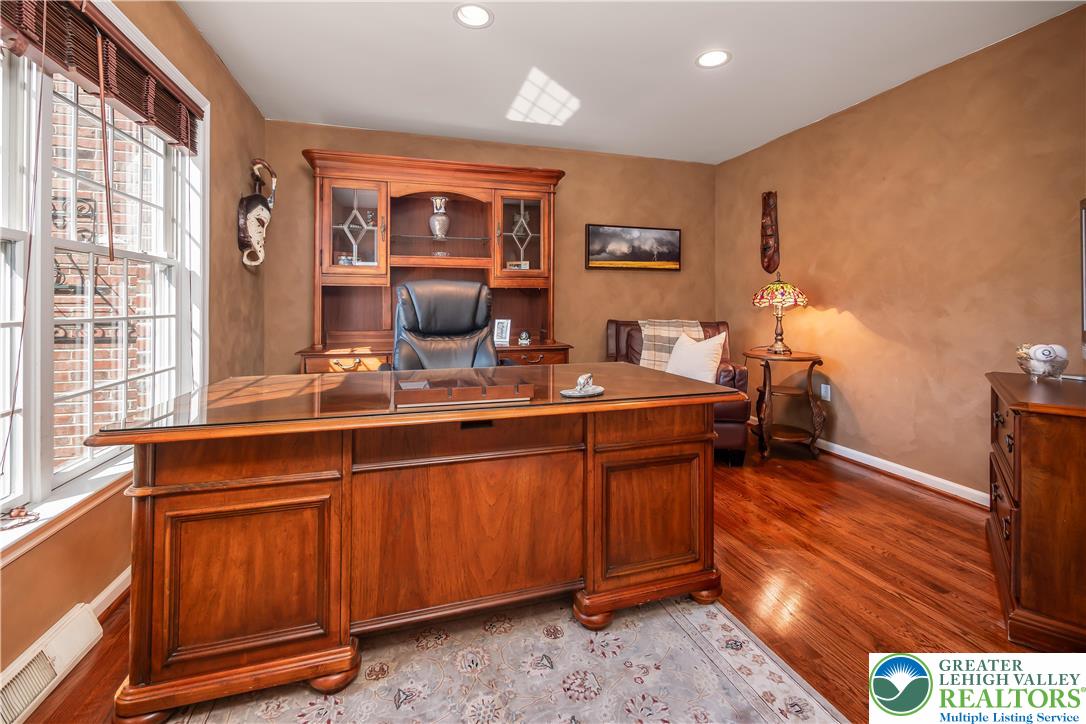 2189 Beechwood Street