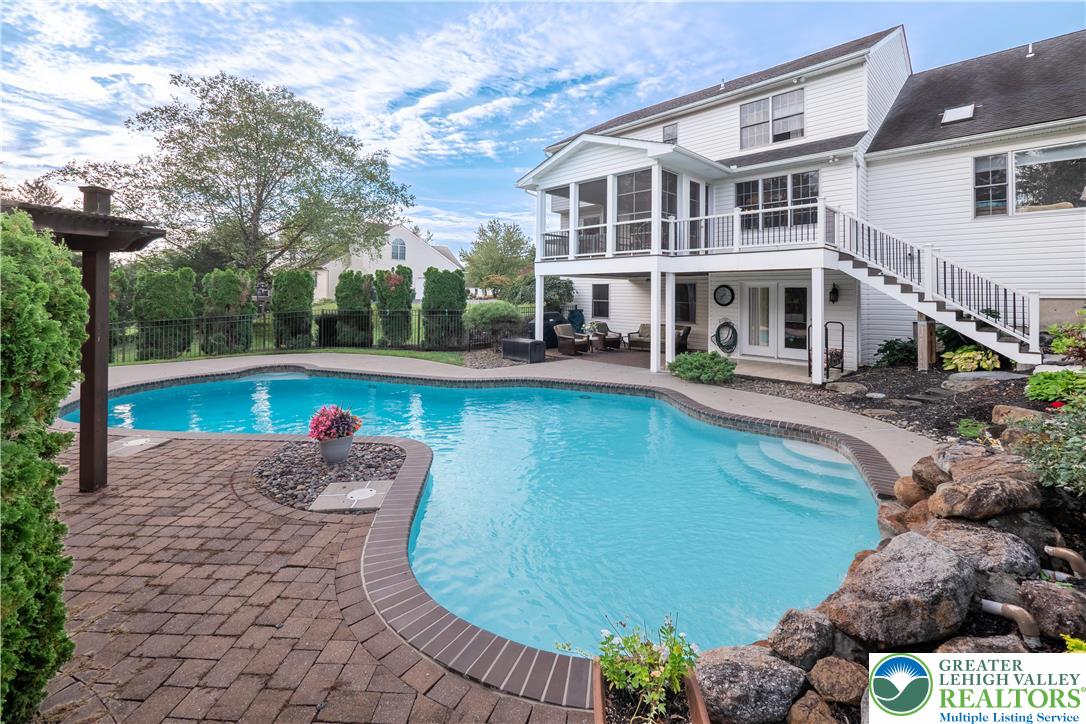 2189 Beechwood Street