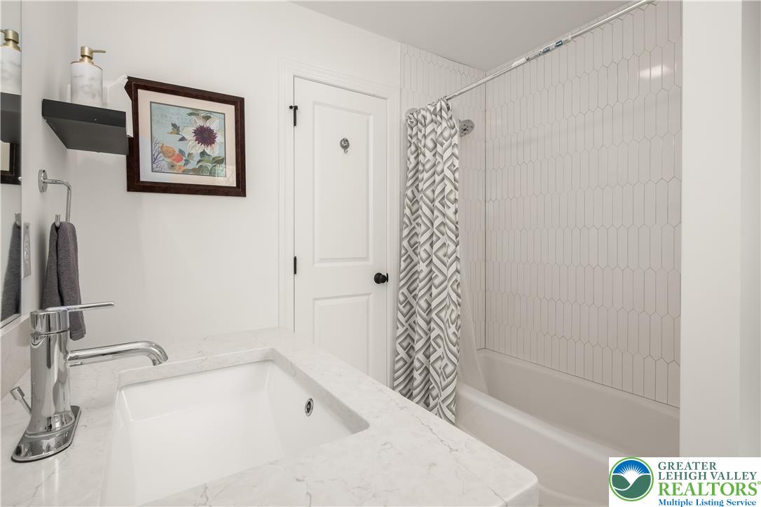 4574 Old Saucon Road