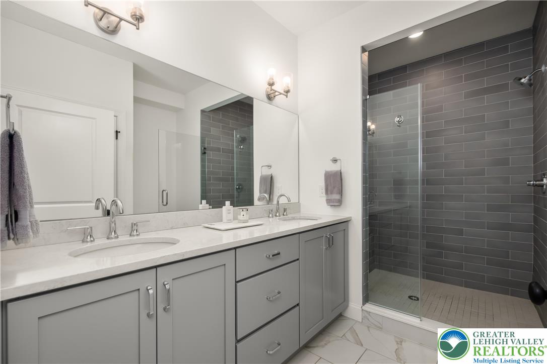 4574 Old Saucon Road