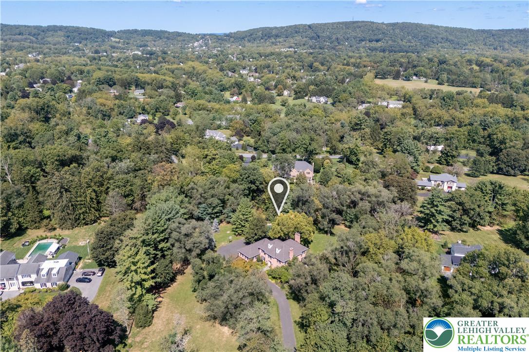 1593 Saucon Valley Road