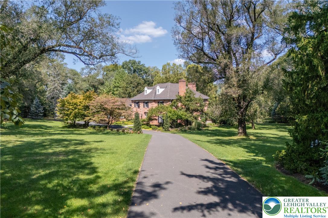 1593 Saucon Valley Road