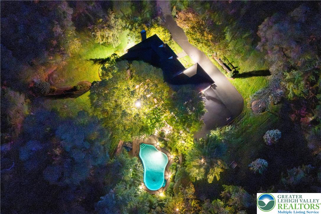 1593 Saucon Valley Road