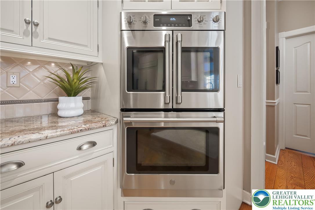 1593 Saucon Valley Road