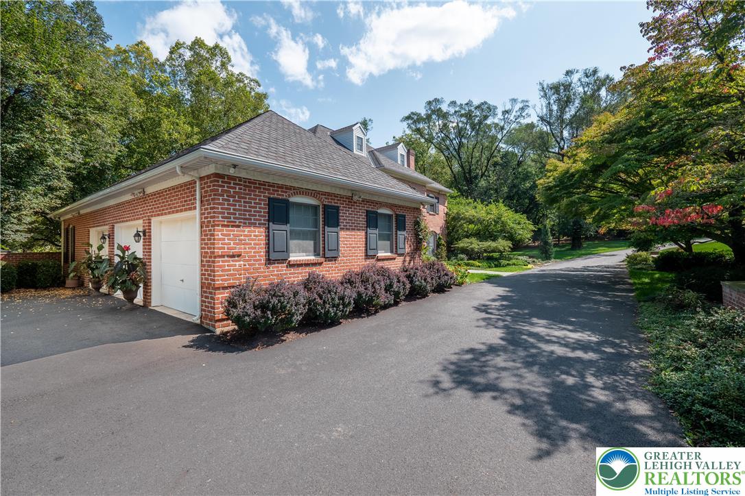 1593 Saucon Valley Road