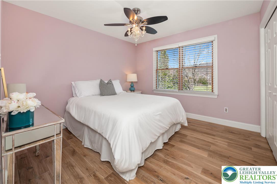 4801 Meadowview Terrace