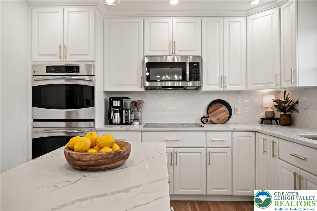 4801 Meadowview Terrace