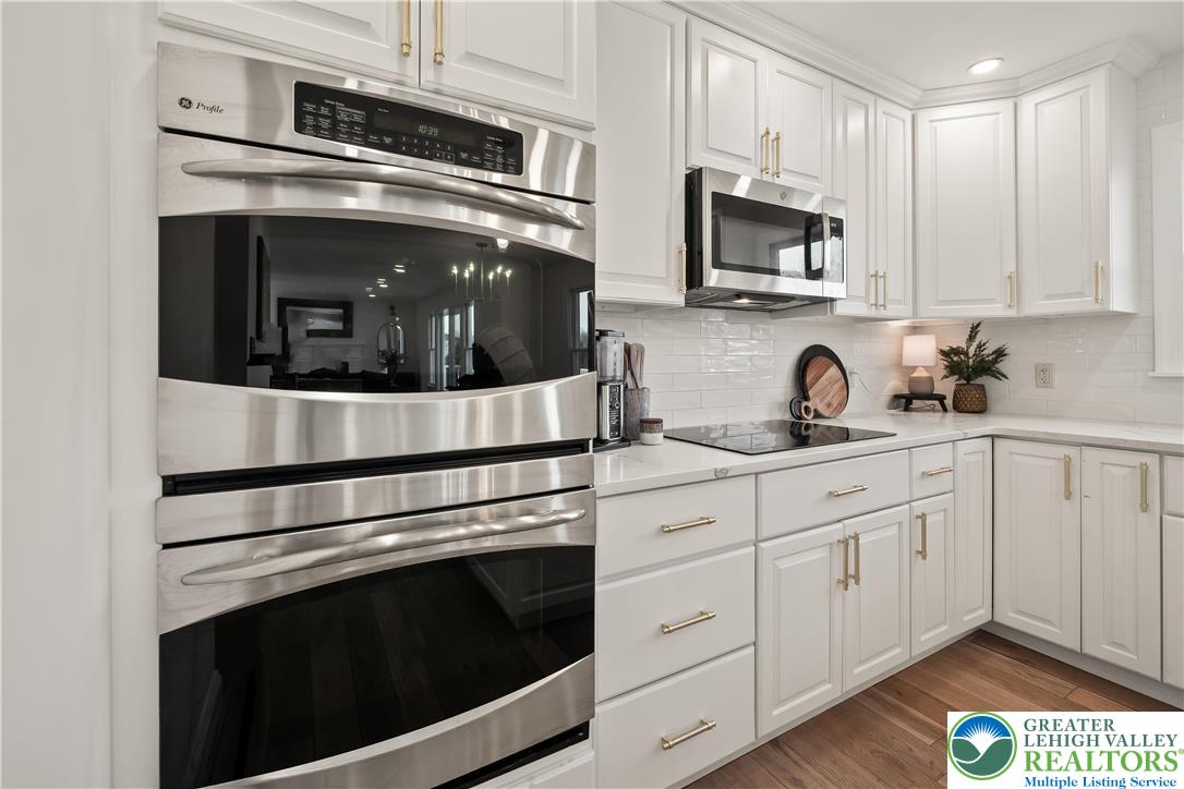 4801 Meadowview Terrace