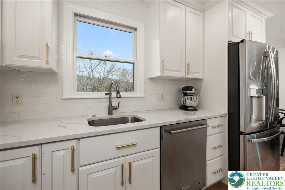 4801 Meadowview Terrace