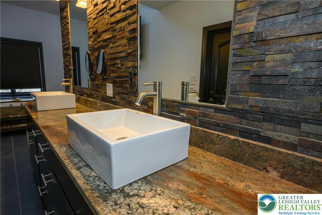 3845 Buck Hill Circle