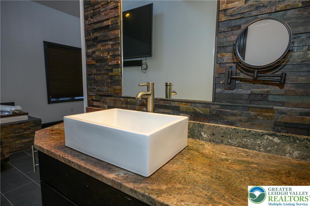 3845 Buck Hill Circle