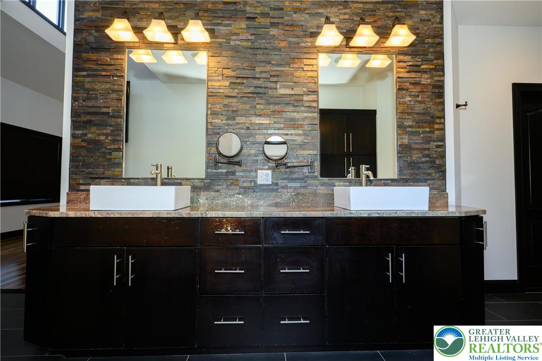 3845 Buck Hill Circle