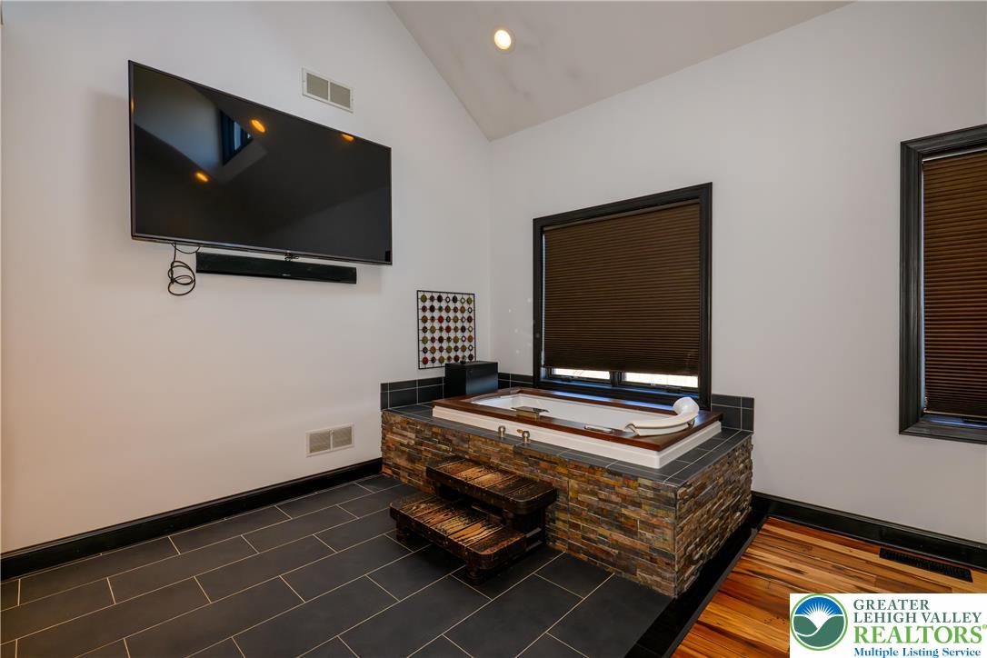 3845 Buck Hill Circle