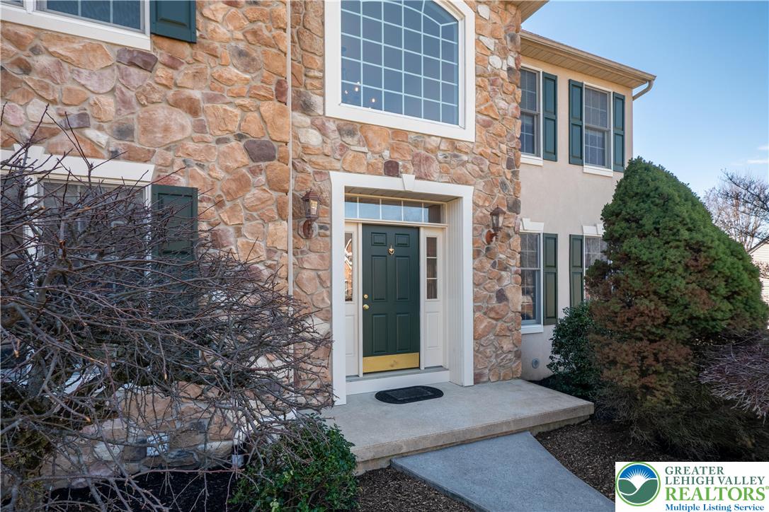 3350 North Bay Hill Drive