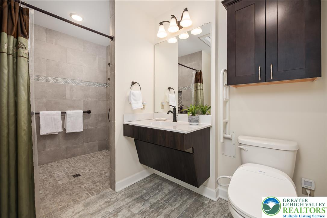 3350 North Bay Hill Drive