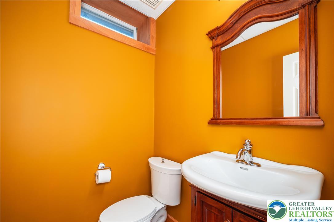 3350 North Bay Hill Drive