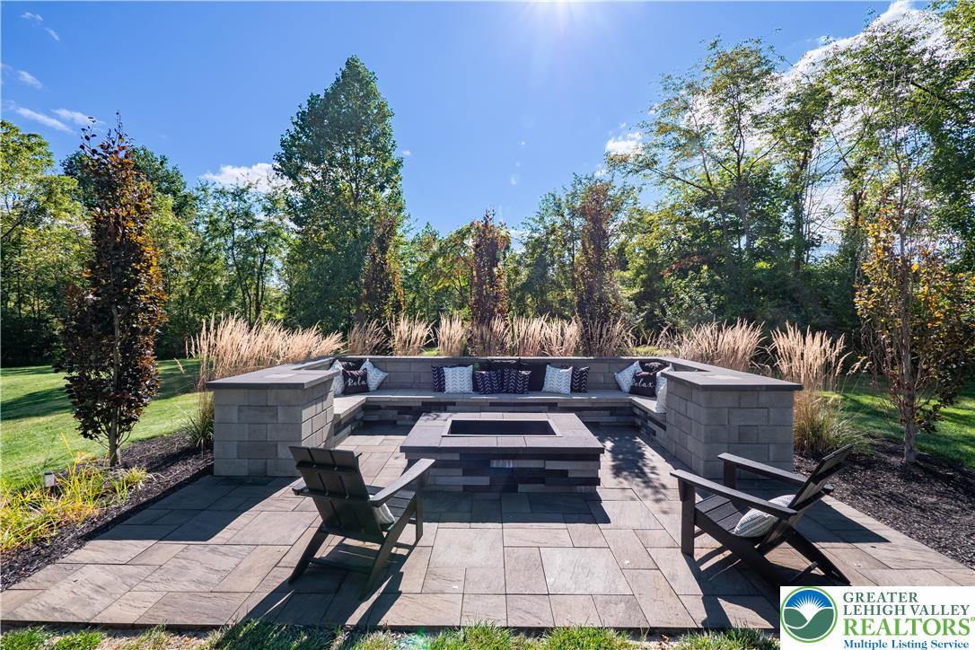 6410 Sweetbriar Lane