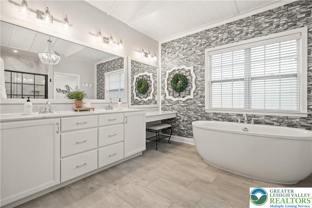 6215 Fox Glove Lane