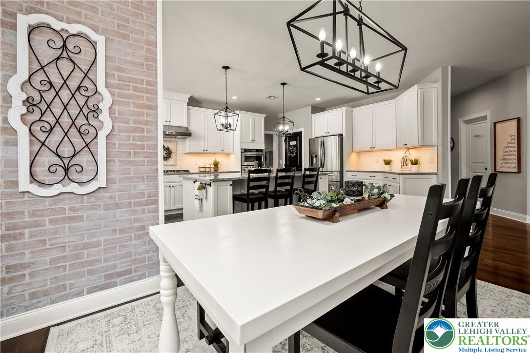 6215 Fox Glove Lane