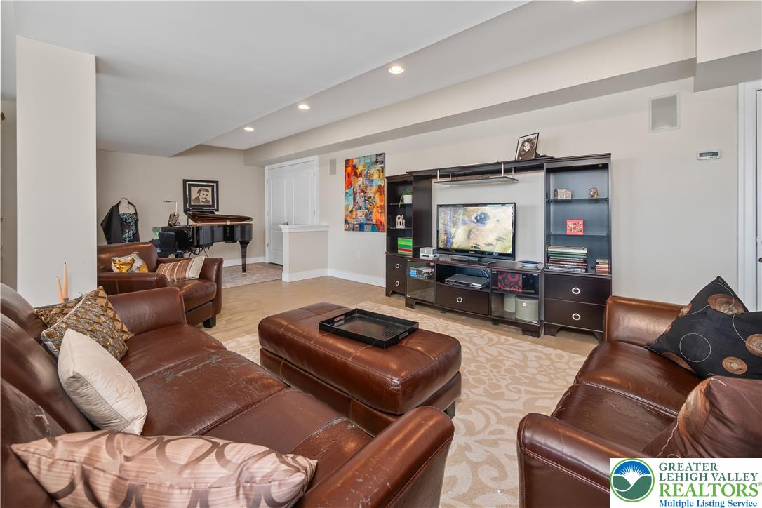 8419 Carpet Road