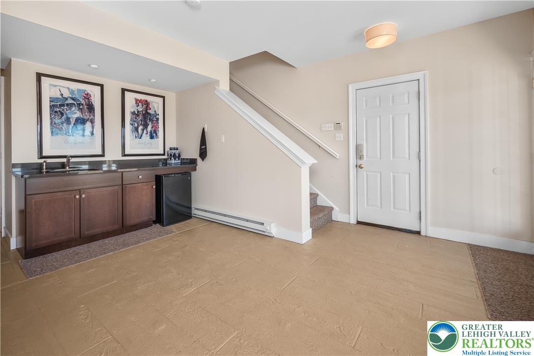 8419 Carpet Road