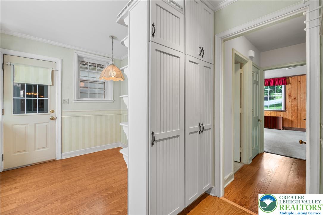 3135 Center Street