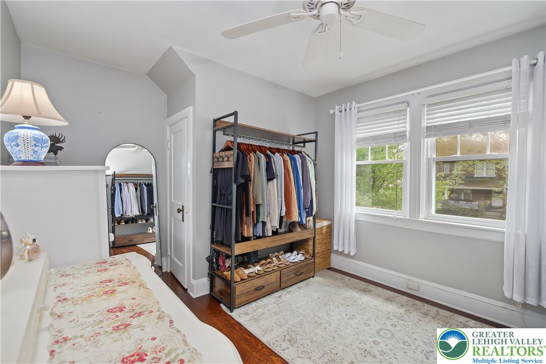 1133 North New Street