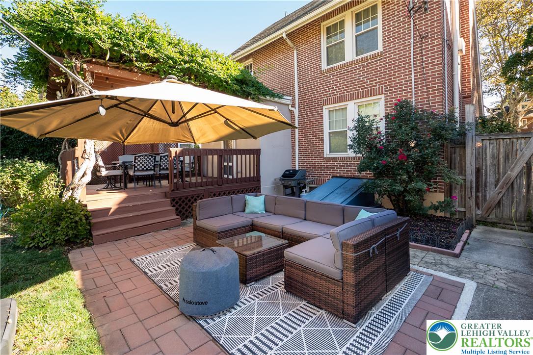 1133 North New Street