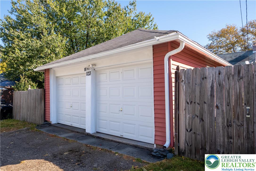 1133 North New Street