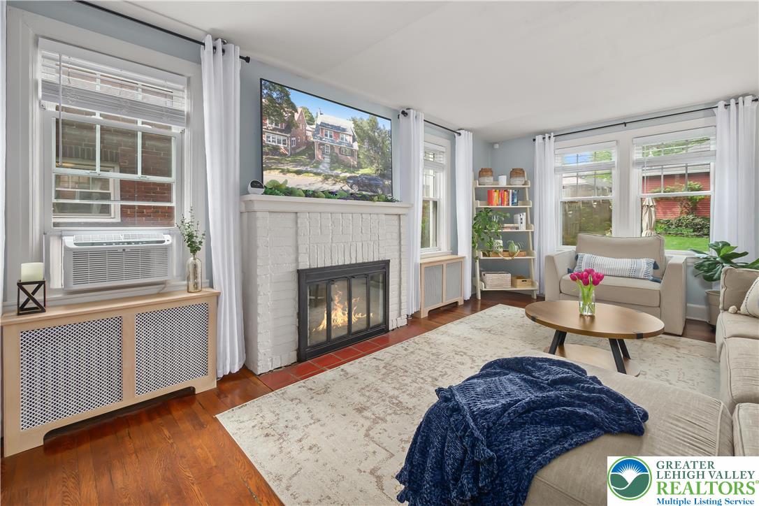 1133 North New Street