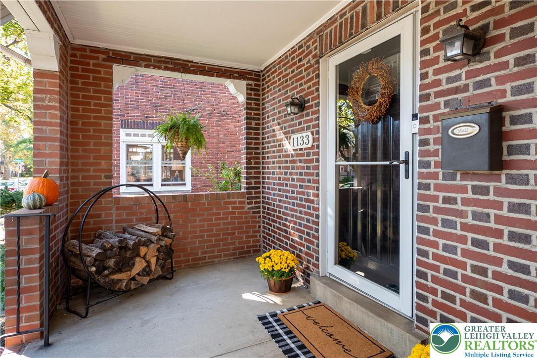 1133 North New Street