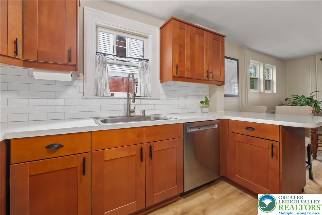 1133 North New Street