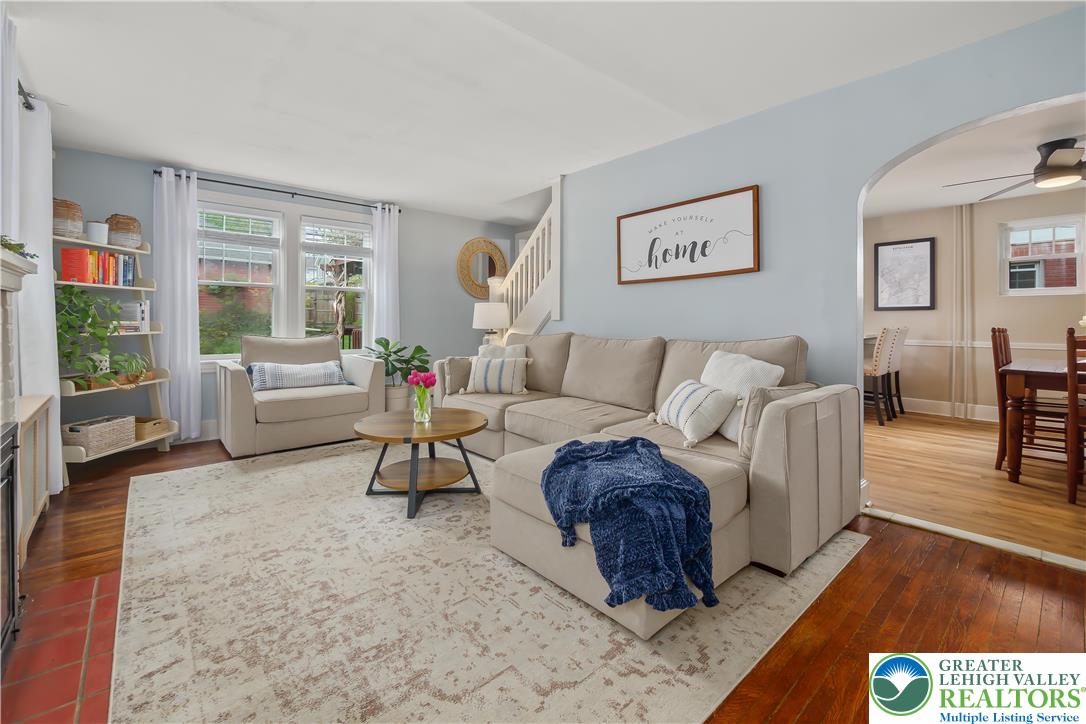 1133 North New Street