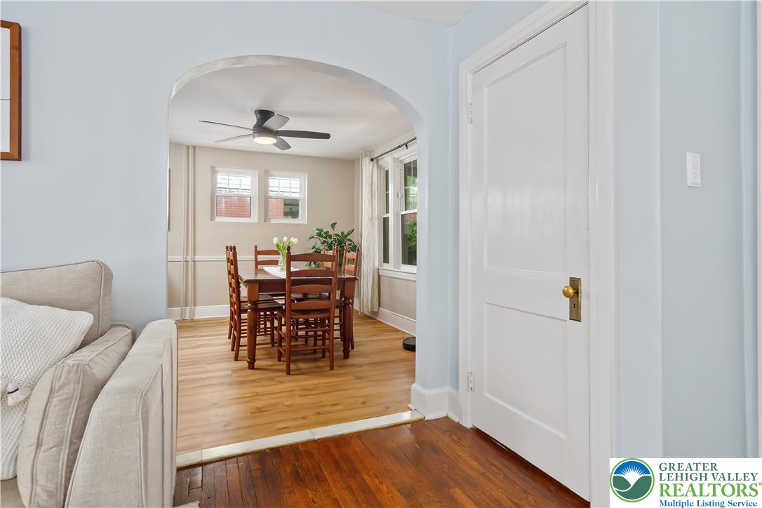 1133 North New Street