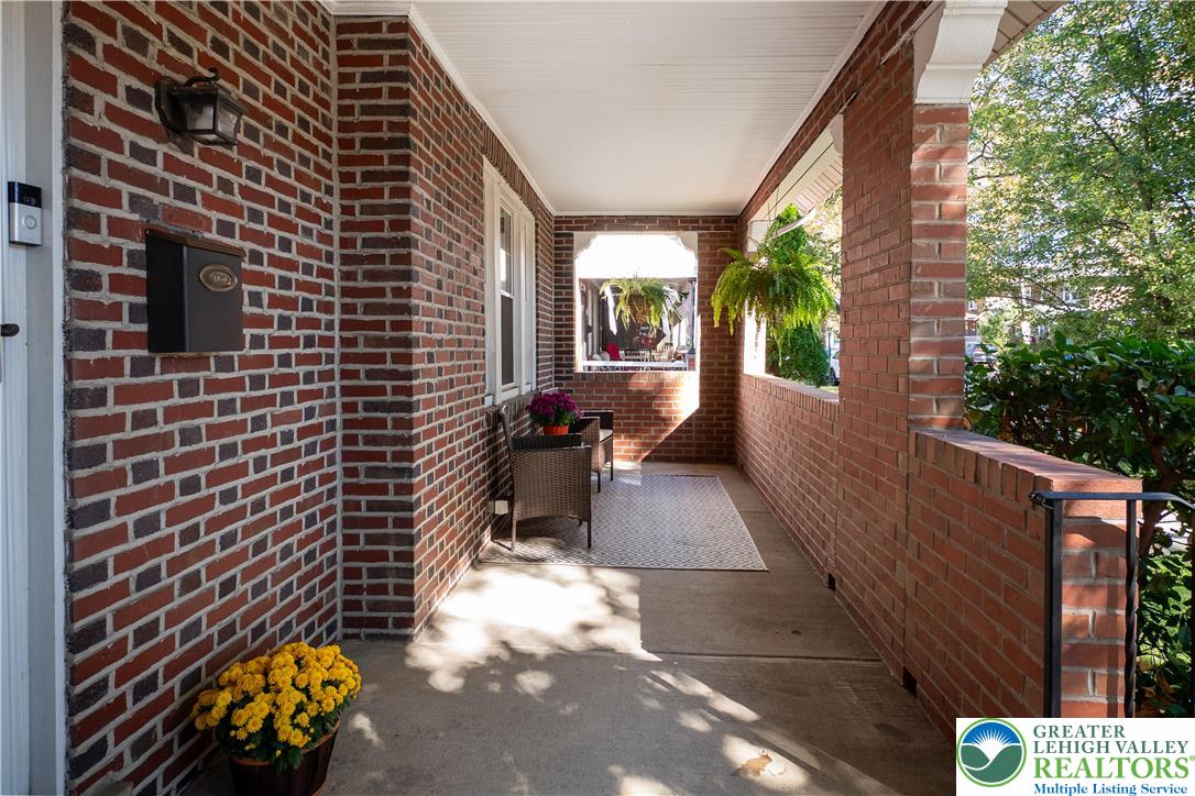 1133 North New Street