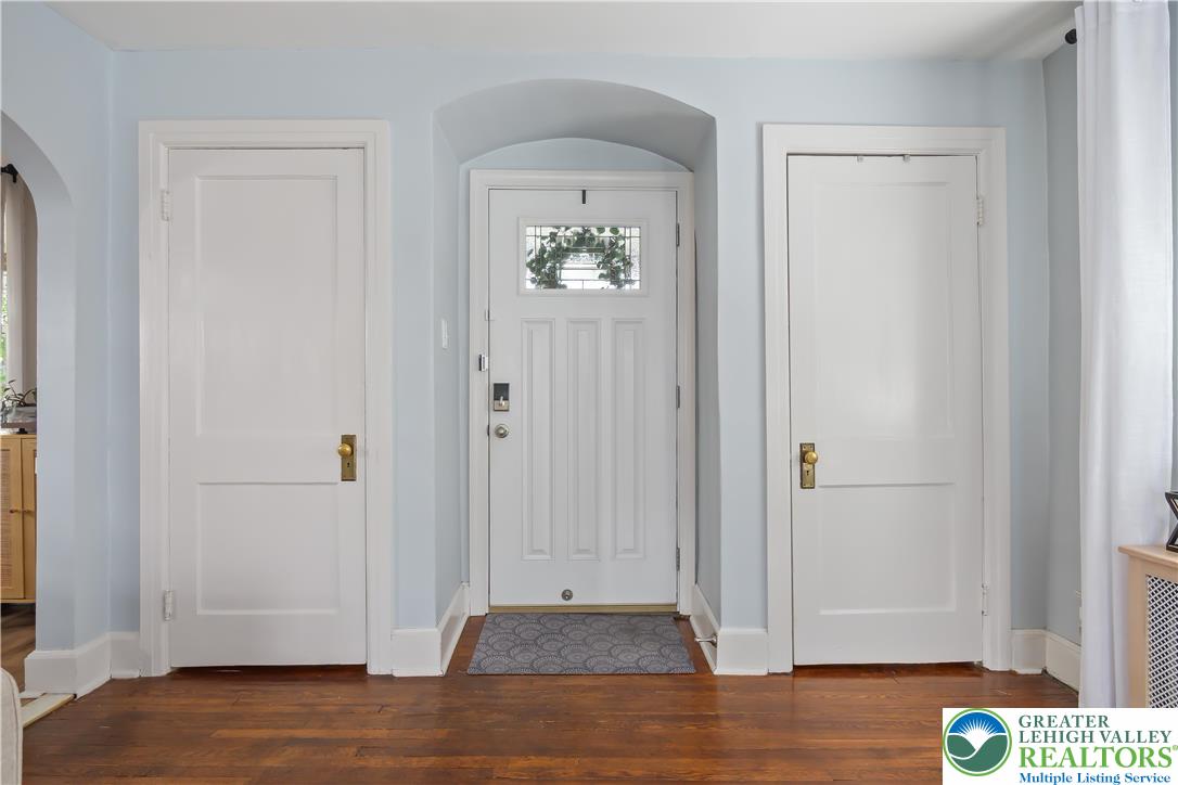 1133 North New Street