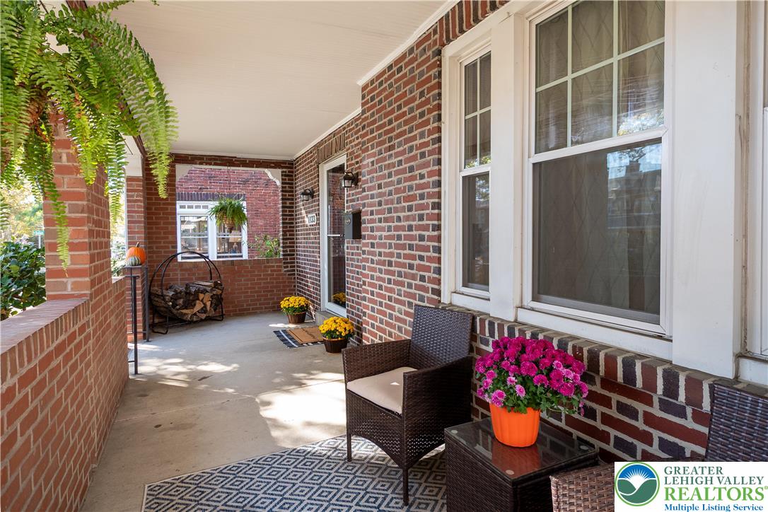 1133 North New Street