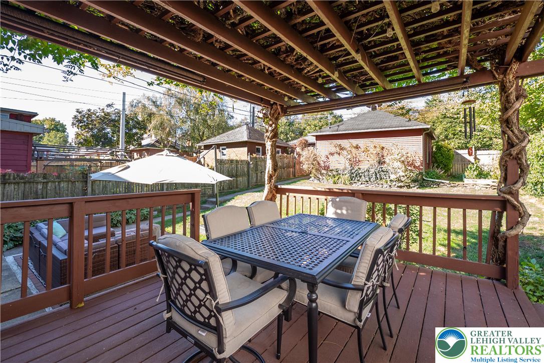 1133 North New Street