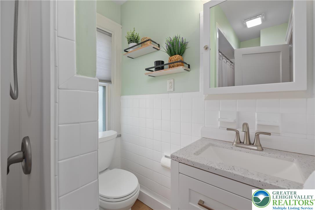 1133 North New Street