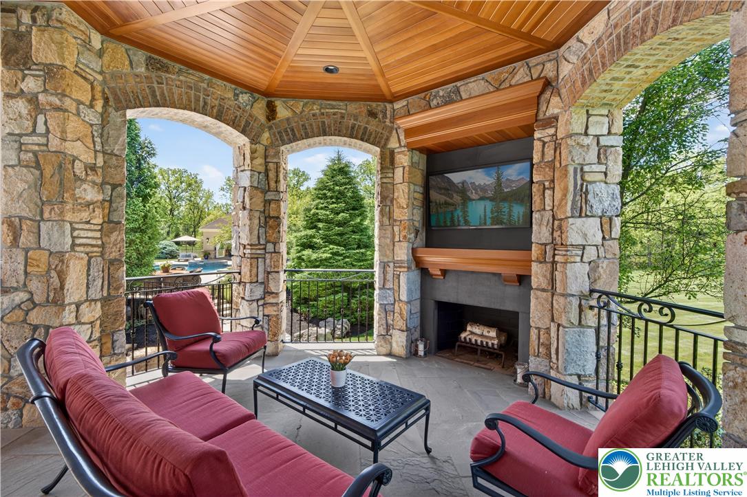 1731 Red Hawk Way