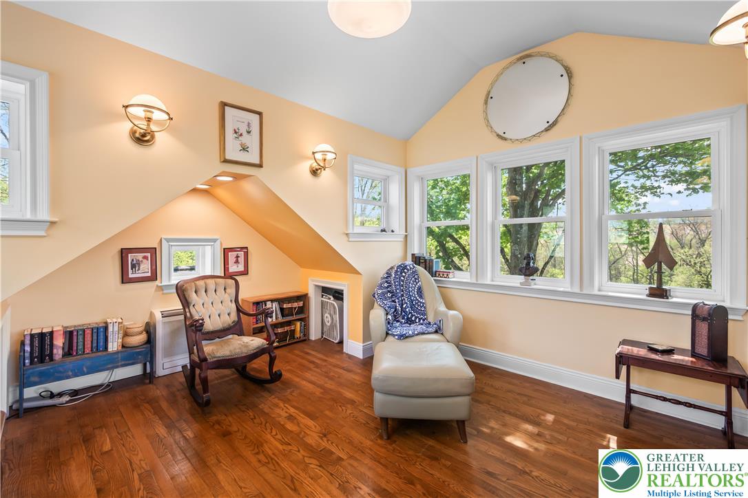 1072 Five Points Richmond Road